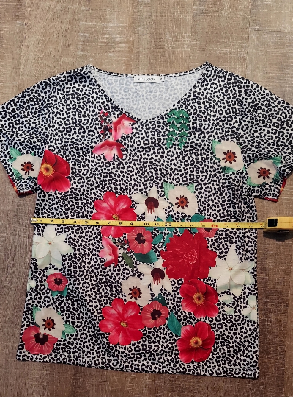 MISSLOOK Black & White Leopard Print Short Sleeve Tee with Red Floral Accents